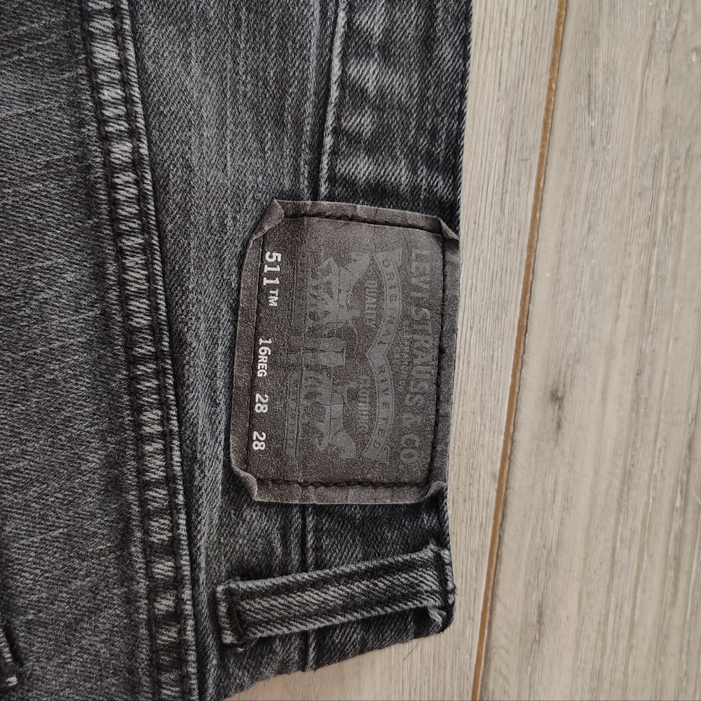 Levis Classic Black Denim Cut-Off Shorts Size 28 - Picture 5 of 5